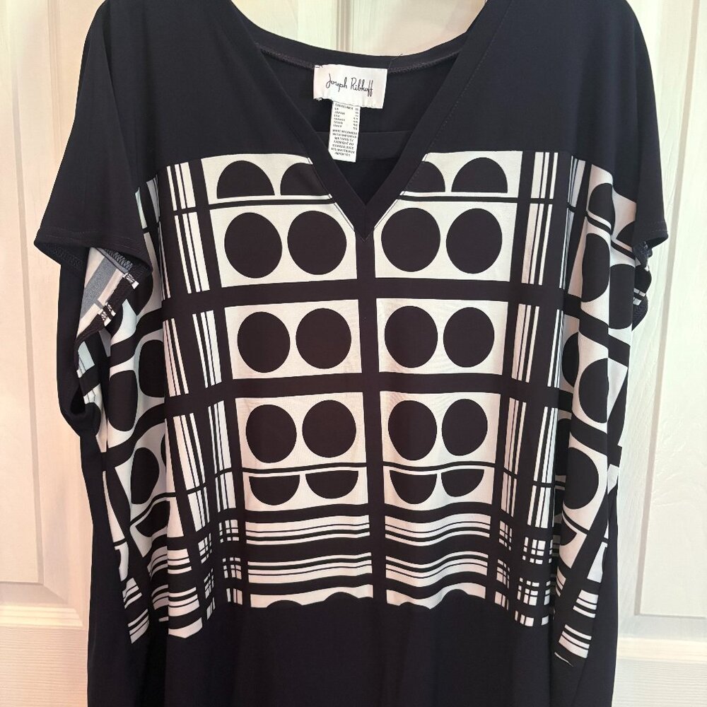 Loose fitting blouse